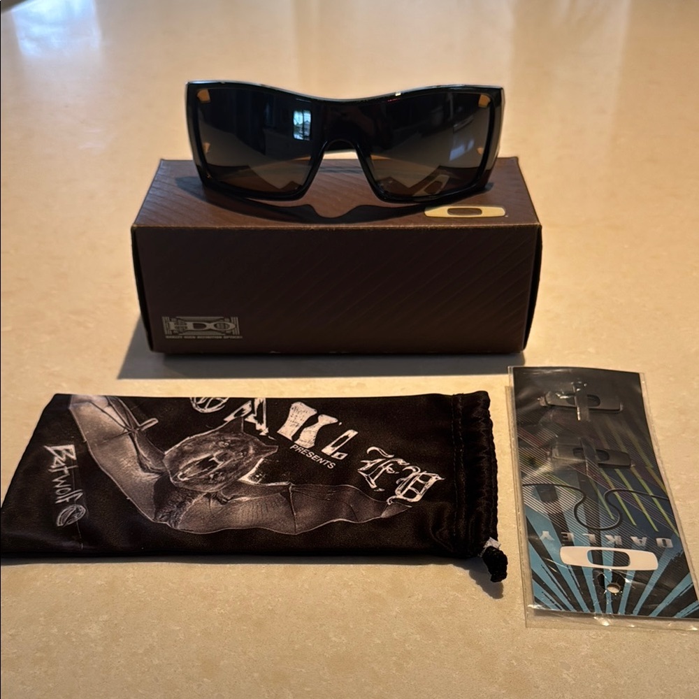 Oakley Batwolf sunglasses